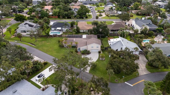 Building Photo - Spacious 5-Bed, 4-Bath Sarasota Home with ...