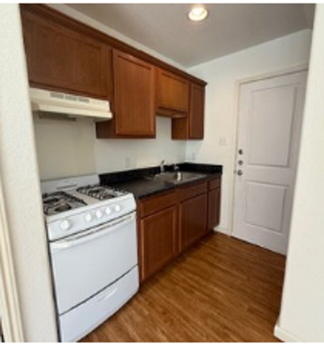 Building Photo - 1 Bedroom 1 Bathroom Duplex in Blanco Rive...