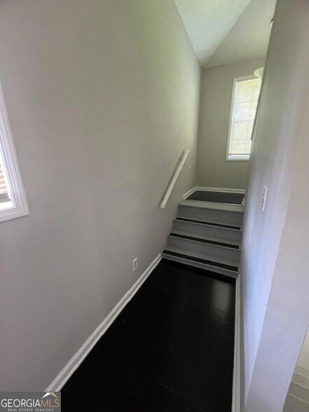 Building Photo - 9442 Cypress Ln