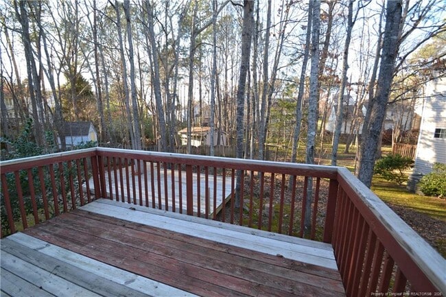 Building Photo - 900 Creek Haven Dr