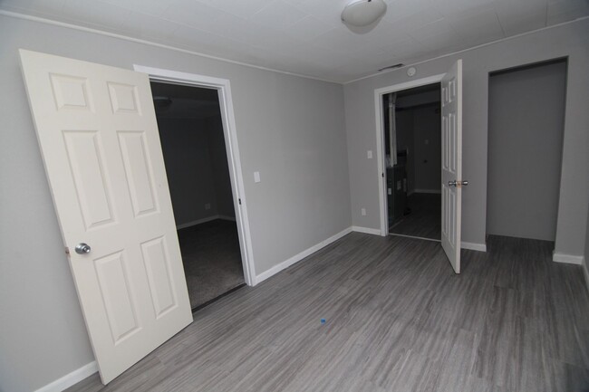 Building Photo - Newly Rehabbed 1-Bedroom Home – Pet Friend...