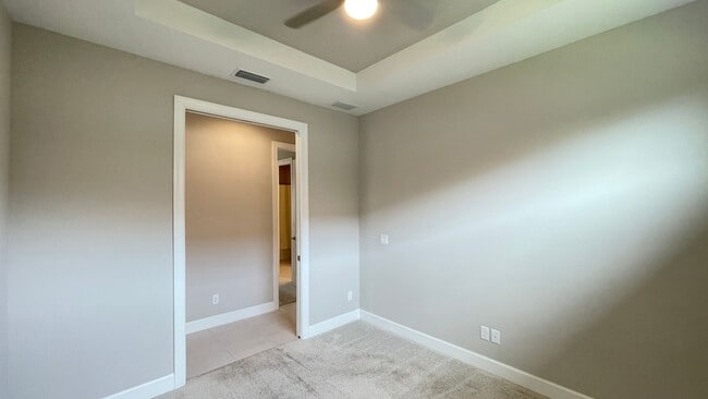 Building Photo - Unfurnished Annual Rental