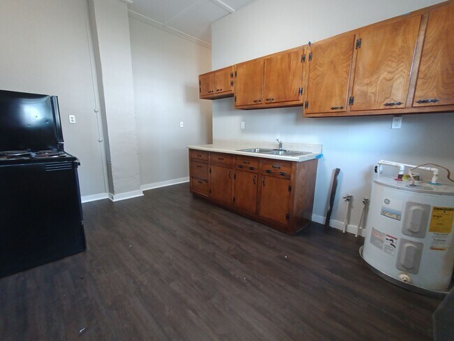 Building Photo - 3614 Bradley St SW