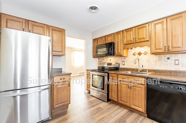 Building Photo - 49 Westport Dr