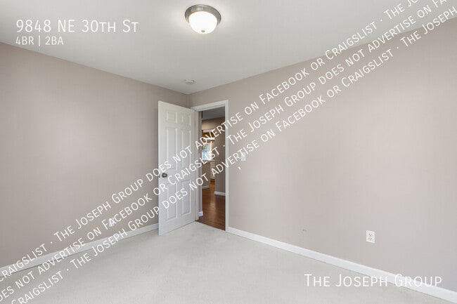 Building Photo - 9848 NE 30th St