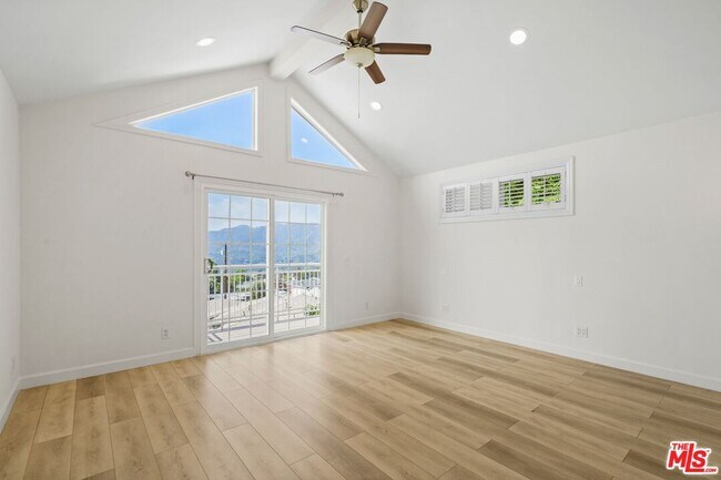 Building Photo - 2910 Santa Carlotta St
