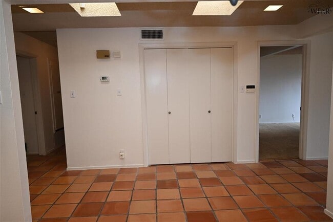 Building Photo - 2814 Mill Valley Dr