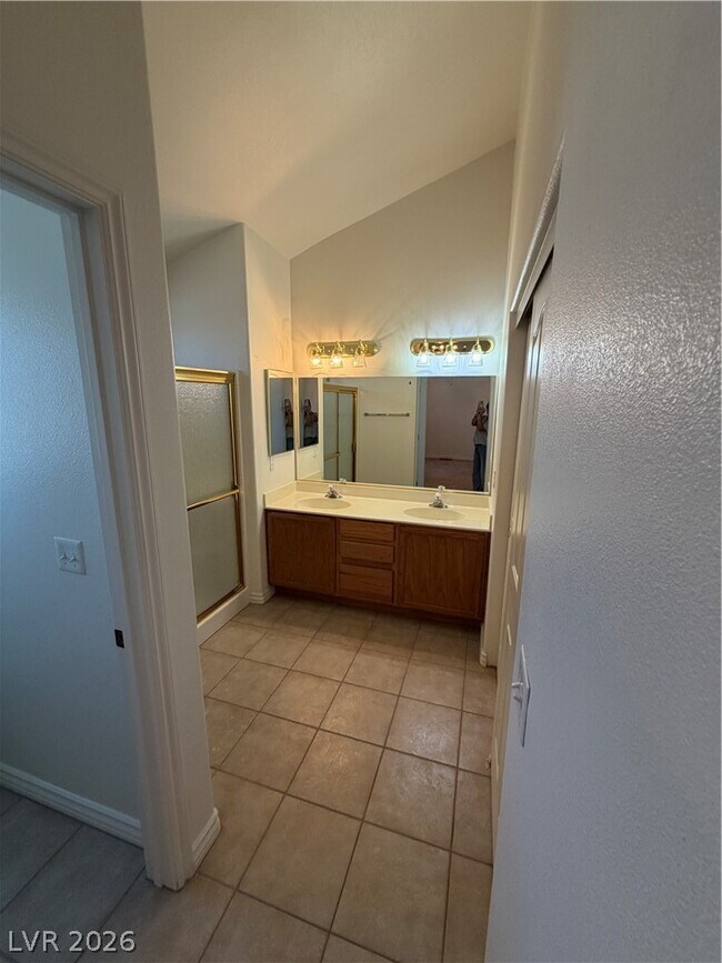 Building Photo - 5776 Badlands Ln
