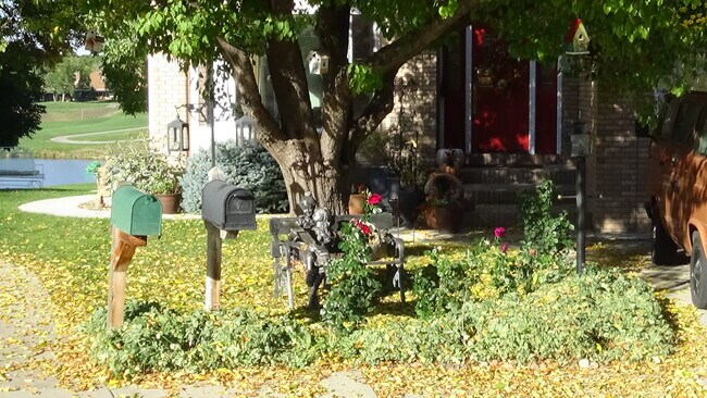 View of the front - 2480 Chama Ave