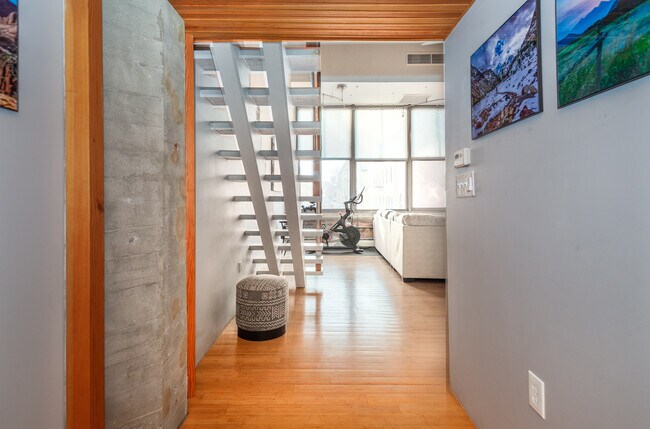 Building Photo - 156 Porter St