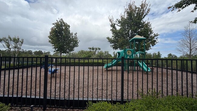 Building Photo - Beautiful 3 bed 2 bath Home