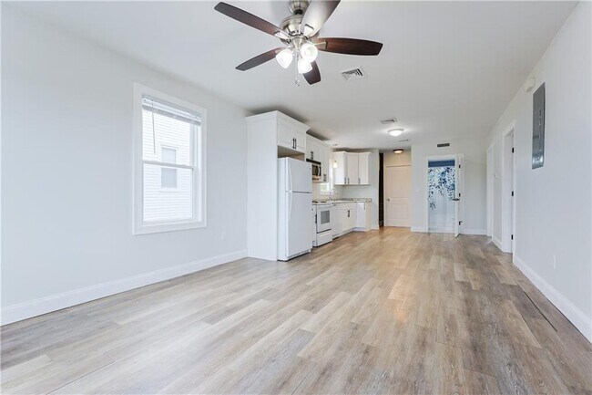 Building Photo - 214 Silver Spring St