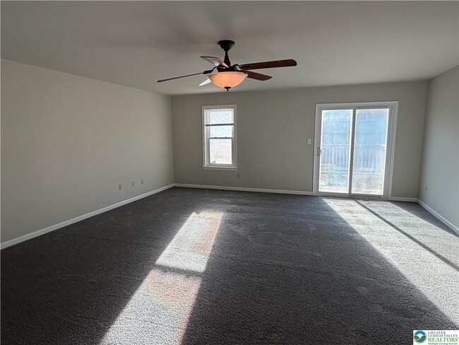 Building Photo - 350 Moty Dr