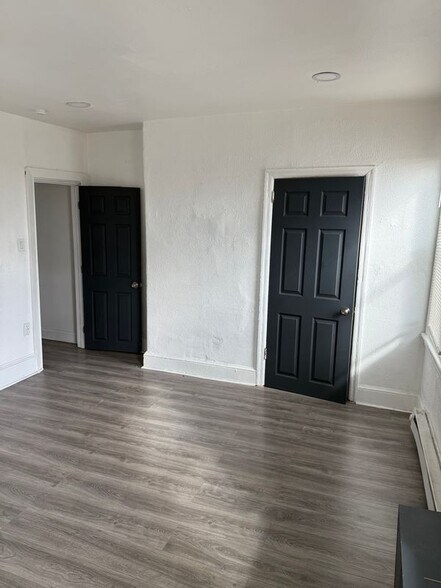 Building Photo - 6135 Vine St