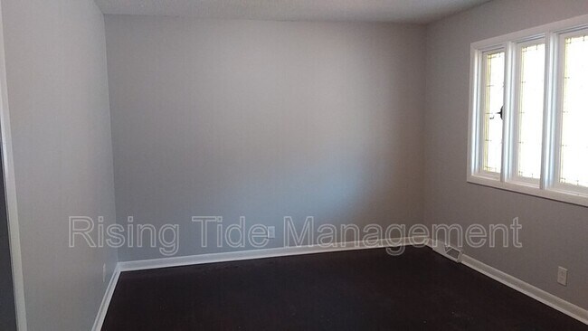 Building Photo - 948 Longview Cir