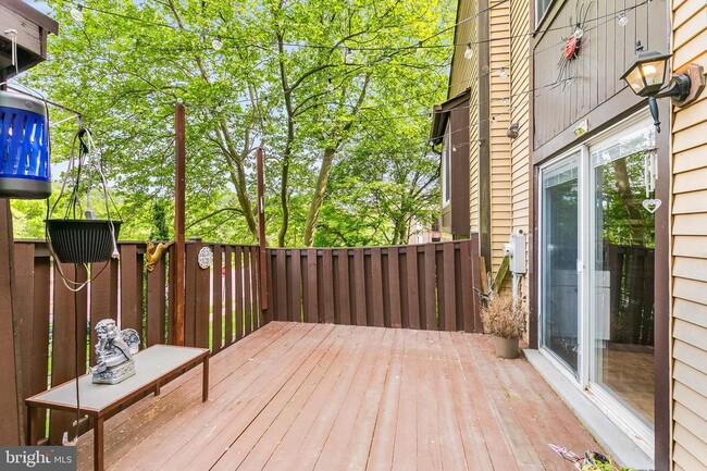 Building Photo - 7329 Split Rail Ln