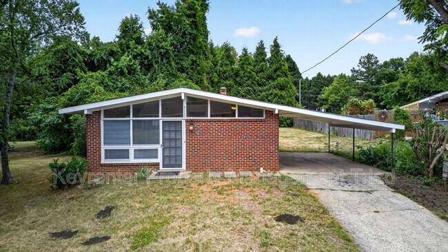 Building Photo - 4202 Halifax Rd