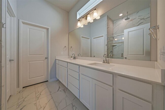 Building Photo - 17303 Emperador Dr