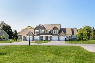 Building Photo - 7 Grn Spg Ln