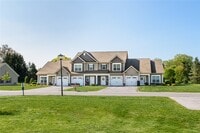 Building Photo - 7 Grn Spg Ln