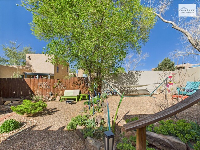 Building Photo - Beautifully Furnished and Equipped Propert...