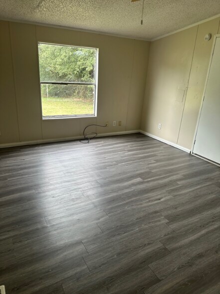 Building Photo - 312 Forest Creek Ln