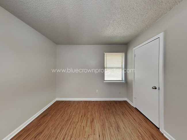 Building Photo - 900 Cannon Dr