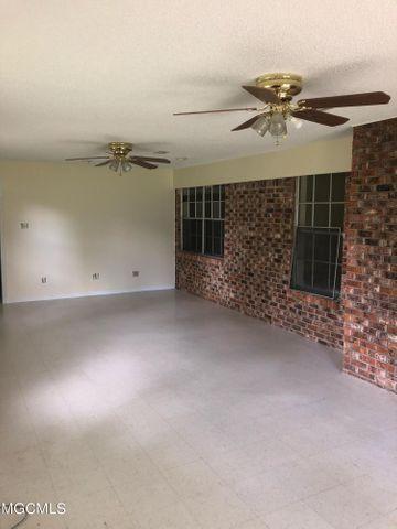 Building Photo - 14221 Suburban Dr