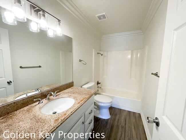 Building Photo - 4BR/3.5BA Home In Encinitas! New Carpet! F...