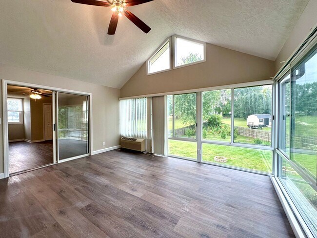 Building Photo - Stunning Single-Family Home with Plenty of...