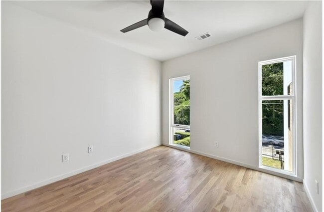 Building Photo - 536 Highland Ave NE