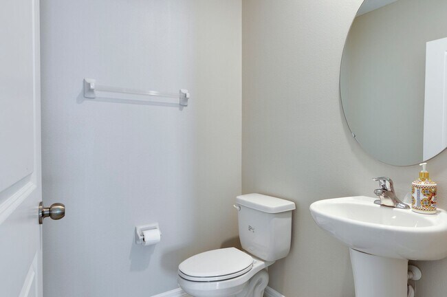 Building Photo - Spacious 5-Bed Touchstone Home – Primary Suite Downstairs, 2-Car Garage