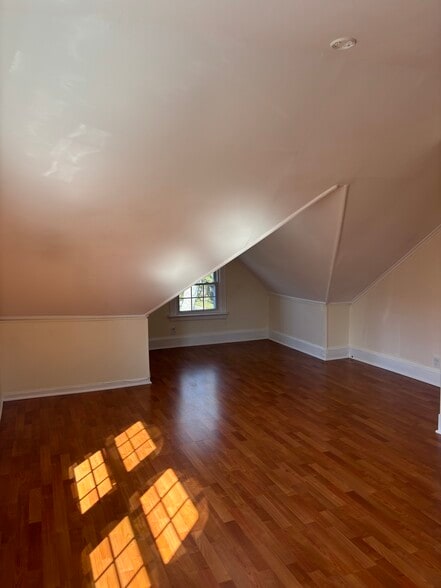 Building Photo - 119 Lake Shore Dr