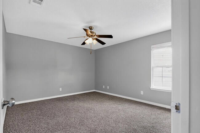 Building Photo - 451 Eisenhower Dr