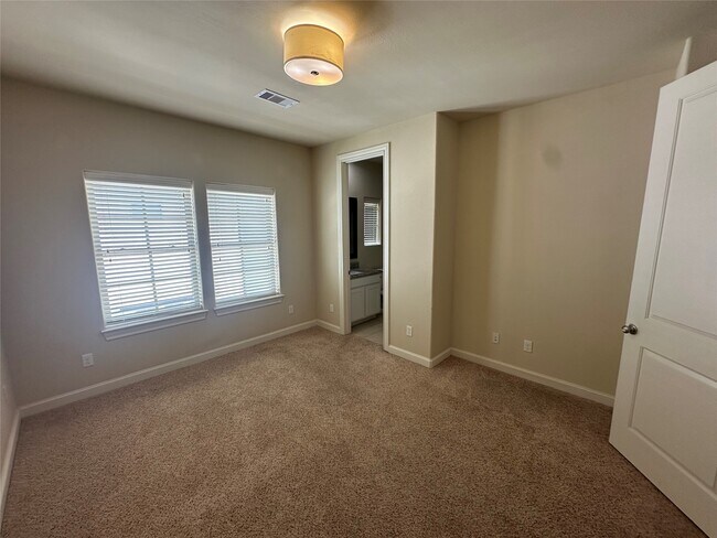 Building Photo - 2021 Fannin Station