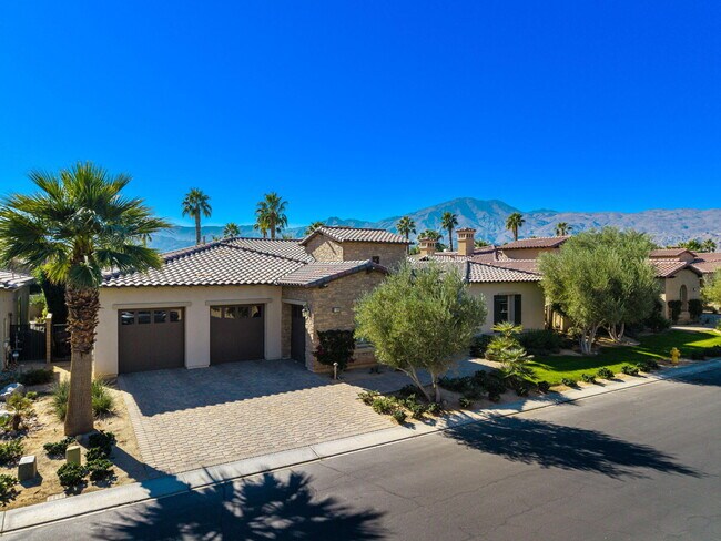 Building Photo - 81805 Four Seasons Pl