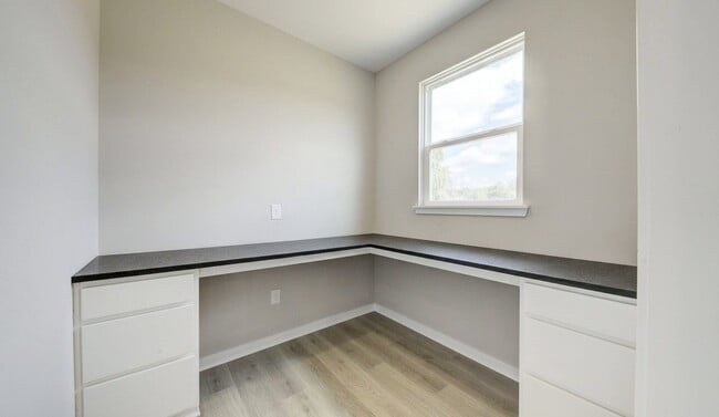 Building Photo - 2068 Shale Dr