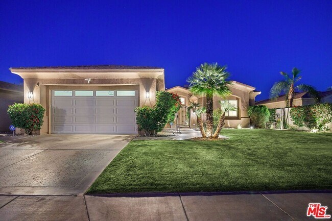 Building Photo - 4 Cartier Ct