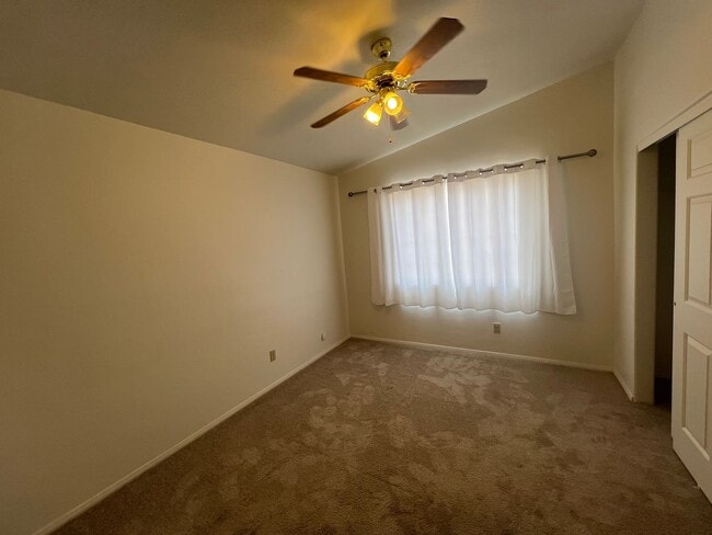 Building Photo - Comfortable & Attractive 3 Bedroom 2 Bath East Side Home Convenient to Everything