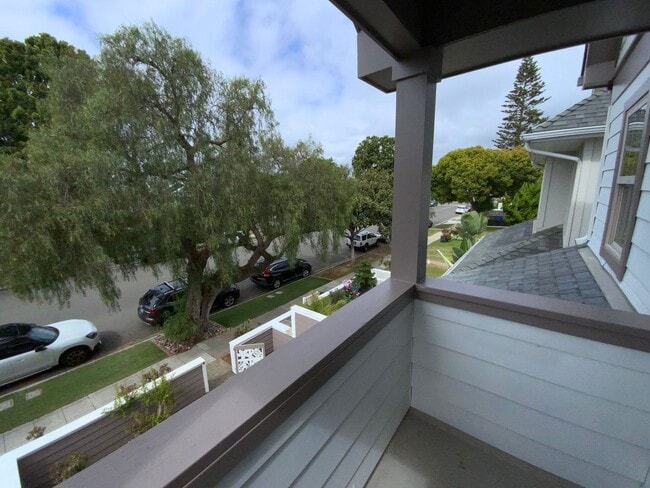 Building Photo - Long Term Furnished Rental available in Co...