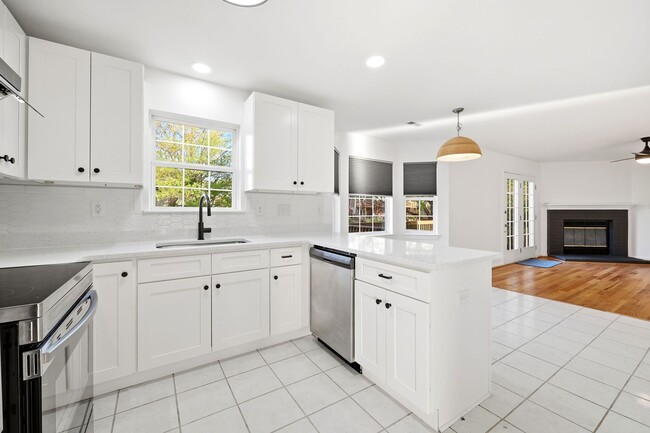 Building Photo - 1600 Old Brook Rd