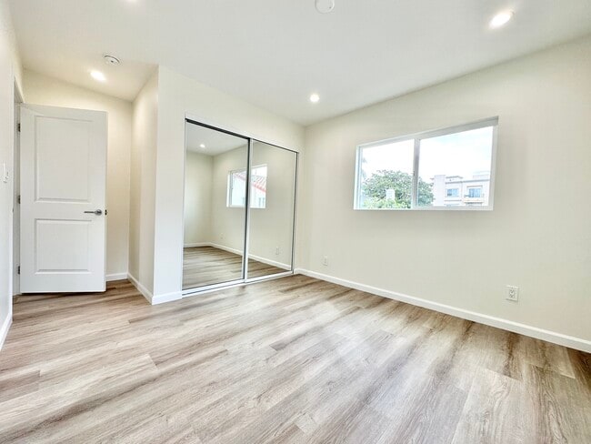 Building Photo - 1449 Livonia Ave