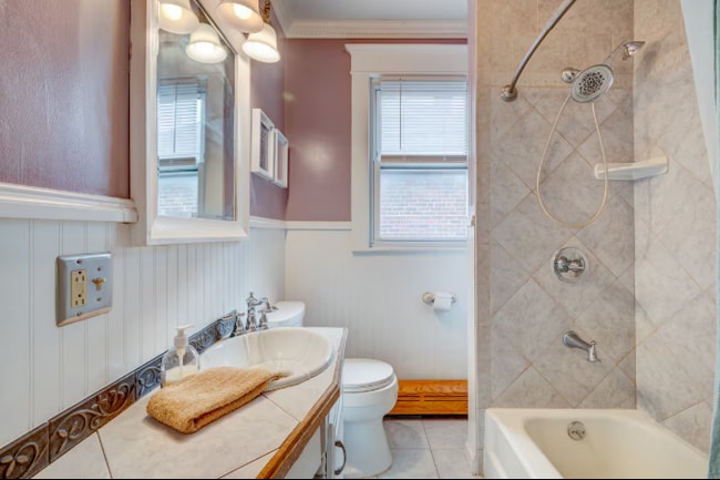 Building Photo - 630 Hill Top Dr