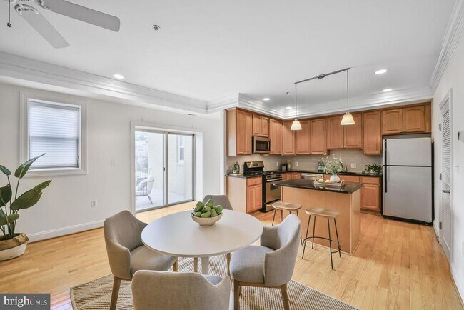 Primary Photo - 1300 Taylor St NW