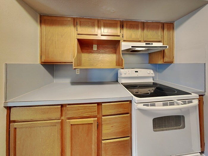 Building Photo - 647 Rutgers Dr