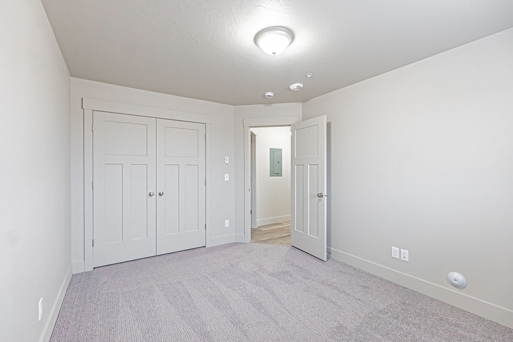 Building Photo - 6227 N Silver Fox Rd