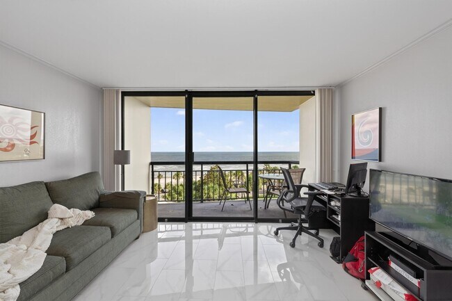 Building Photo - 5220 Seawall Blvd