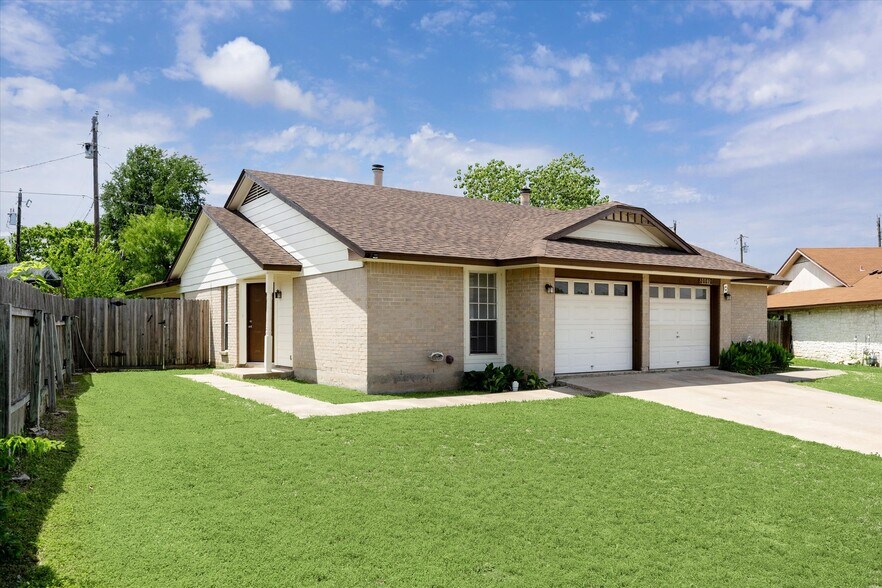 front exterior - 2007 Old W Pl