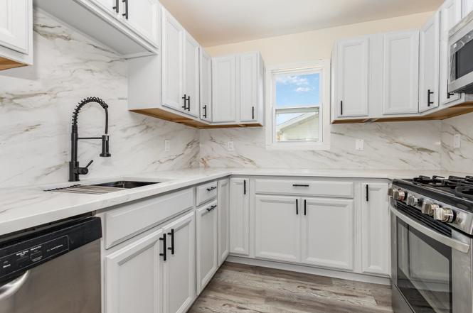 Building Photo - 116 S Hammes Ave