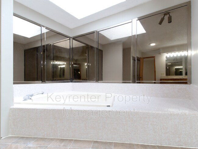 Building Photo - 5009 Kindling Ln